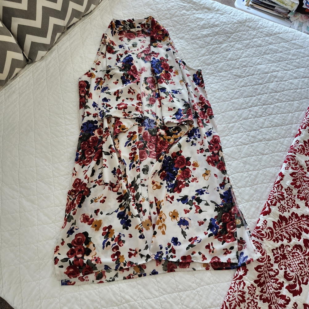 Floral Sleeveless Cardigan